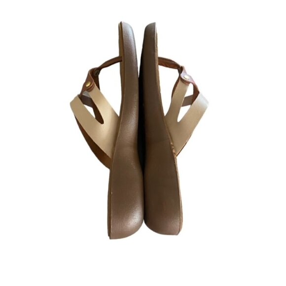 Terra & Agua Brown & Tan Criss Cross Thong Sandals 9 - Picture 3 of 6